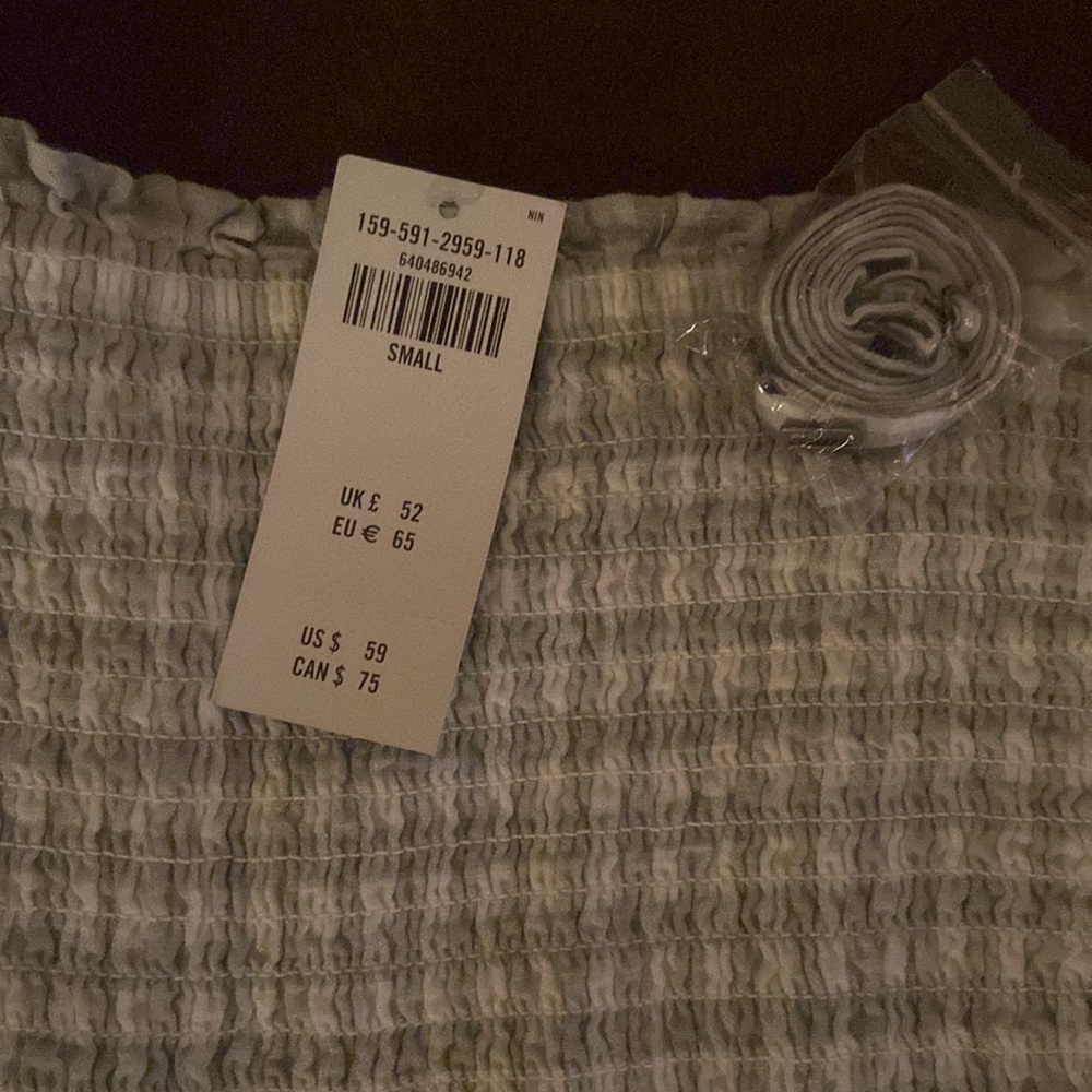 NWT Abercrombie and Fitch sage green gingham romper 🤩🤩 - Picture 2 of 5